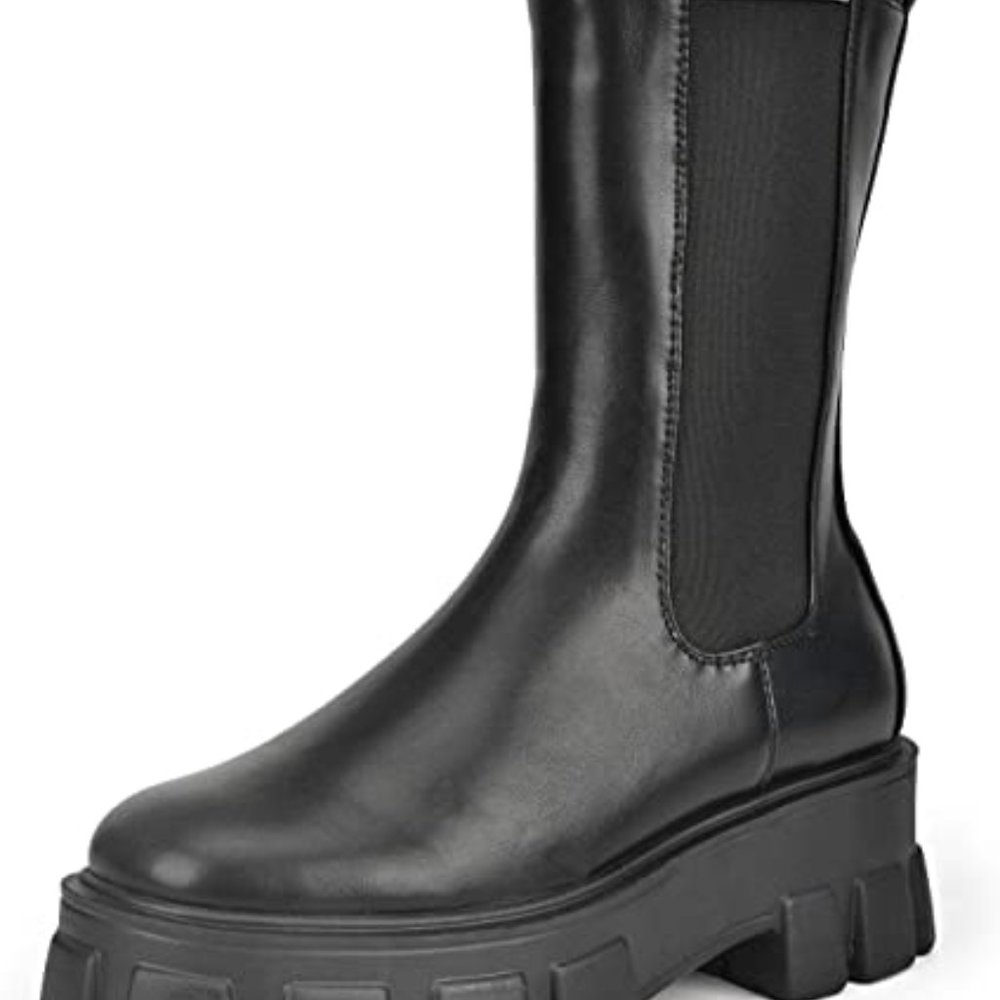 NEW IN BOX! SIZE 8 READYSALTED Women's Mid Calf Cleated Chunky Platform High Ank